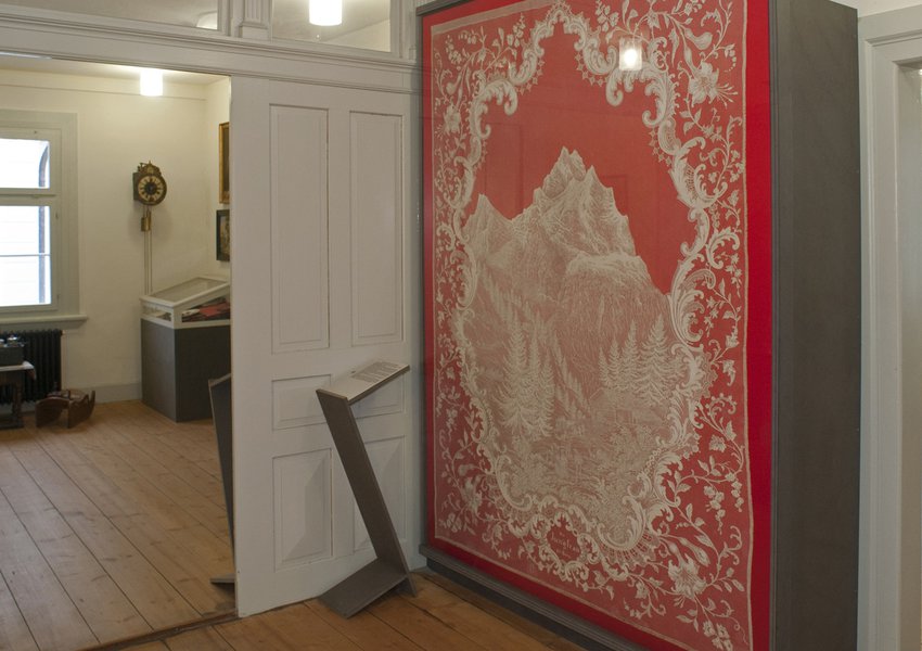 Broderie de rideau typique de 1854